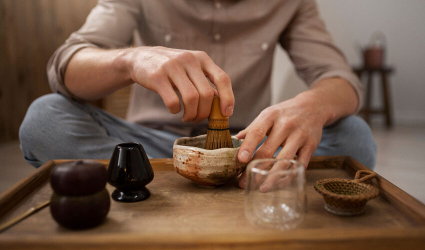 The process of making matcha tea is a good strategy for unwinding and easing stress